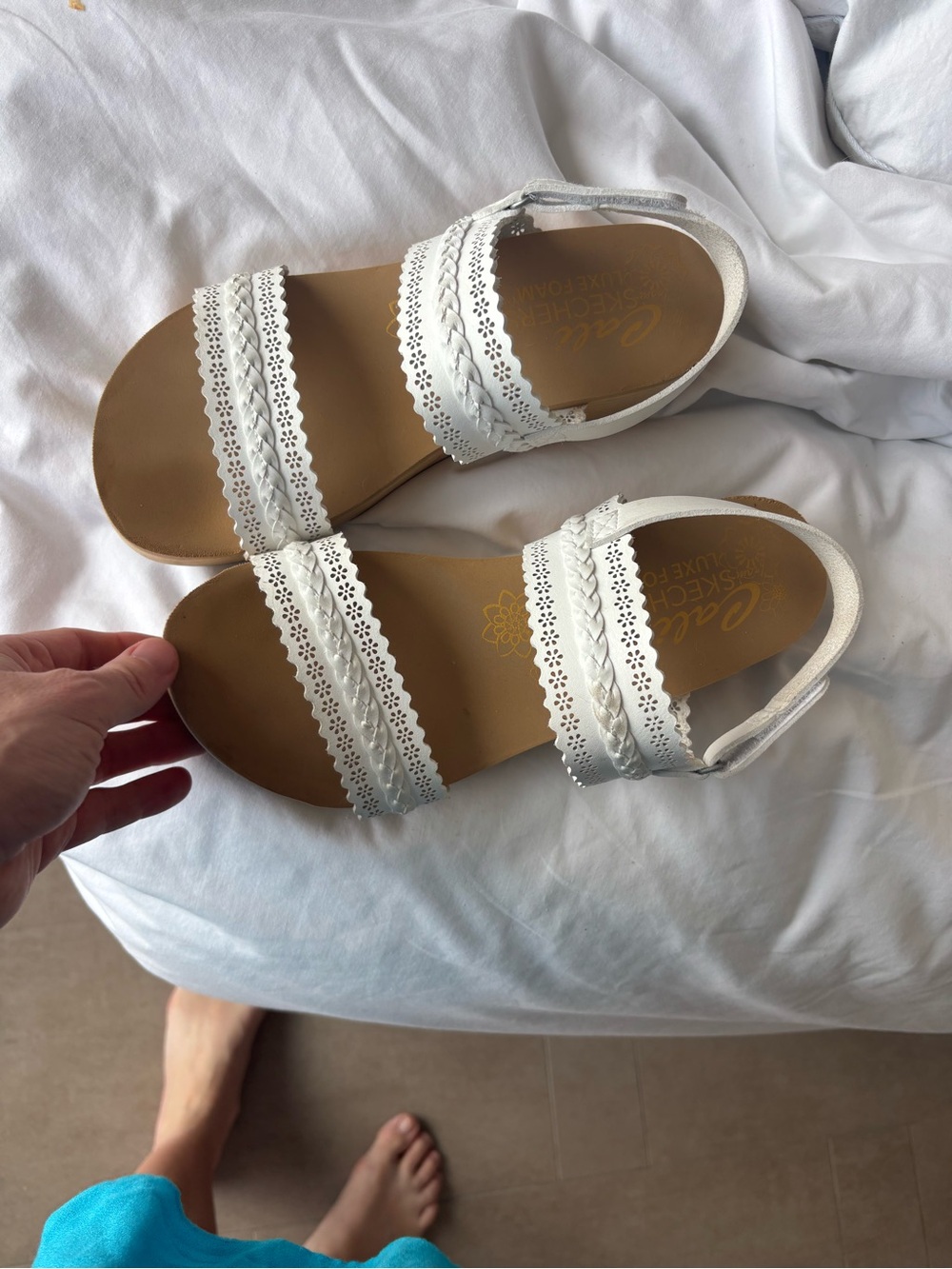 Sketchers Cali Luxe Foam White Braided Strap Sandals Size 8 - Picture 2 of 6